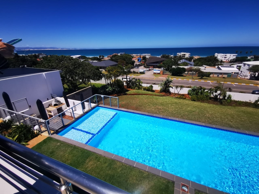 5 Bedroom Property for Sale in Jeffreys Bay Central Eastern Cape